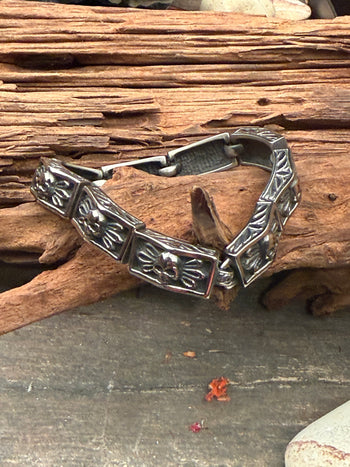 Skull Links