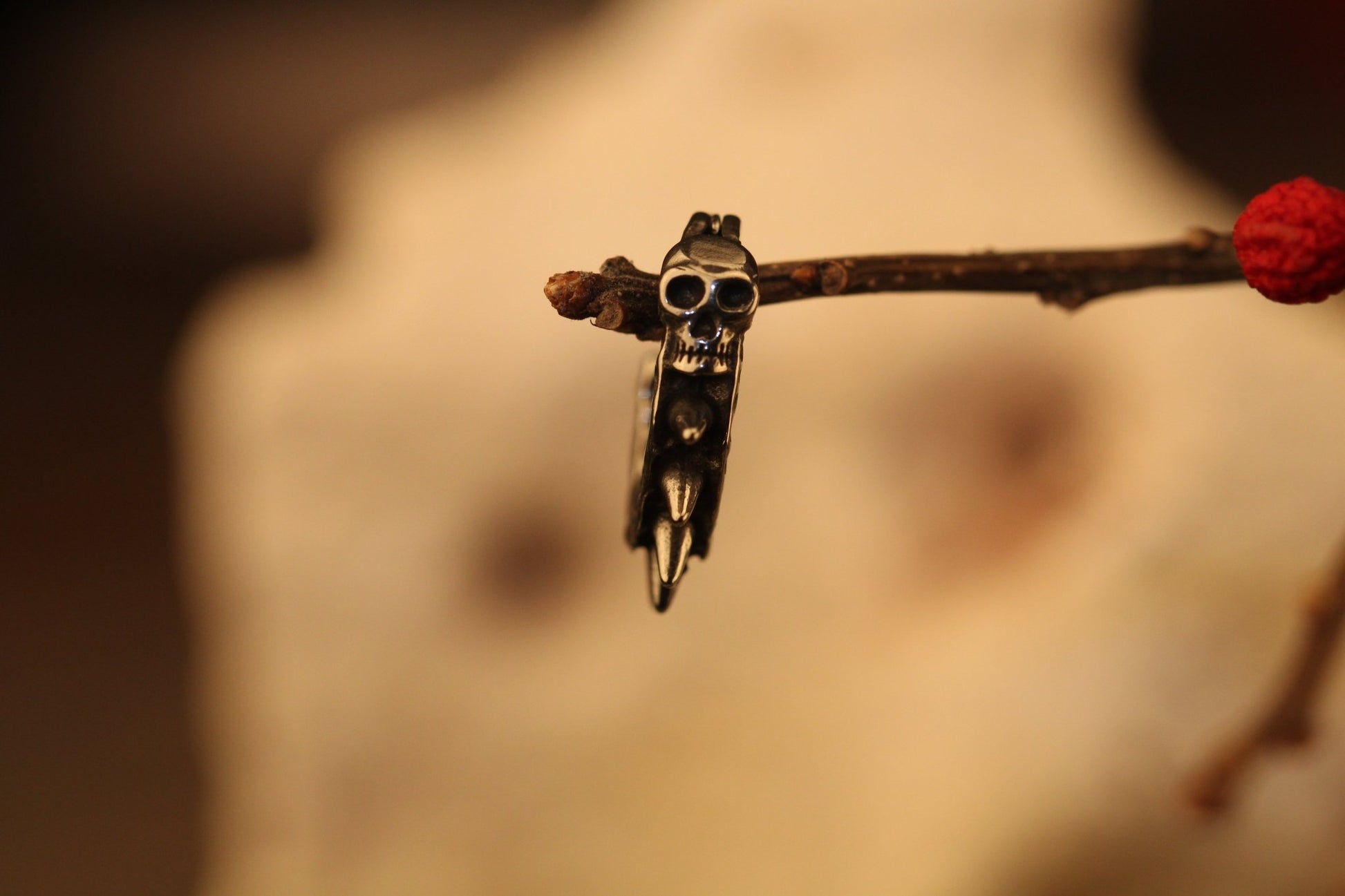 Skull on a Spiky Circle - Hellgate