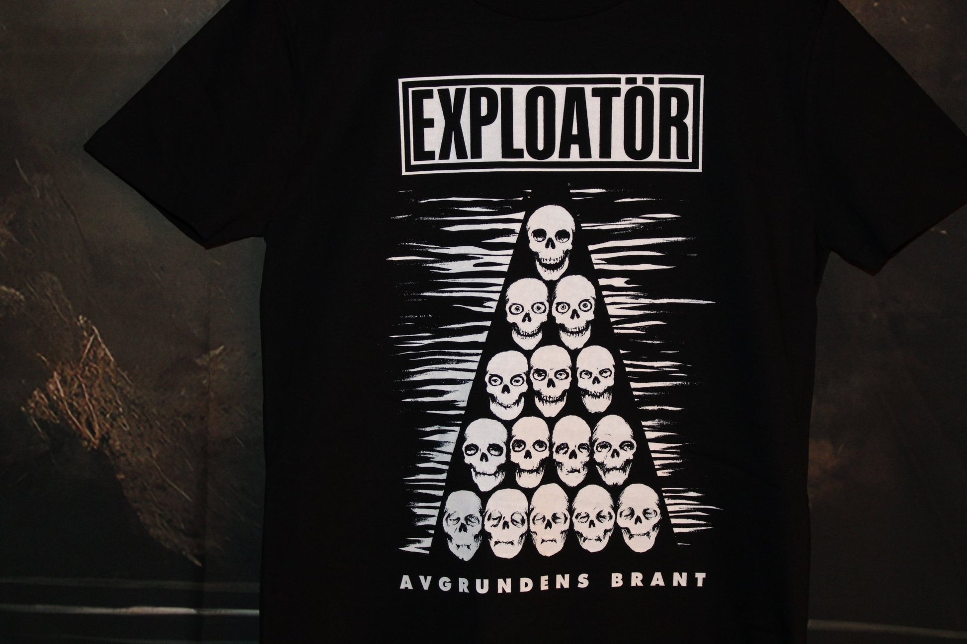 EXPLOATÖR - AVGRUNDENS BRANT - Hellgate
