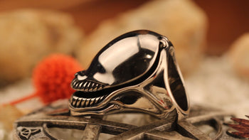 Alien with Lid